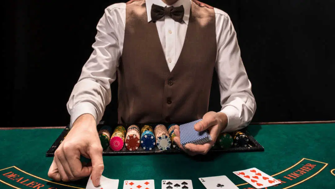 ¿Qué hace un dealer de casino?